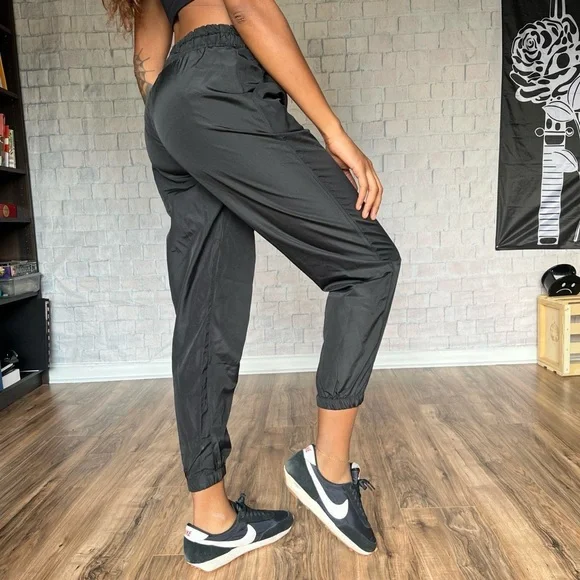 Nike Windbreaker Style Joggers - Picture 6 of 8